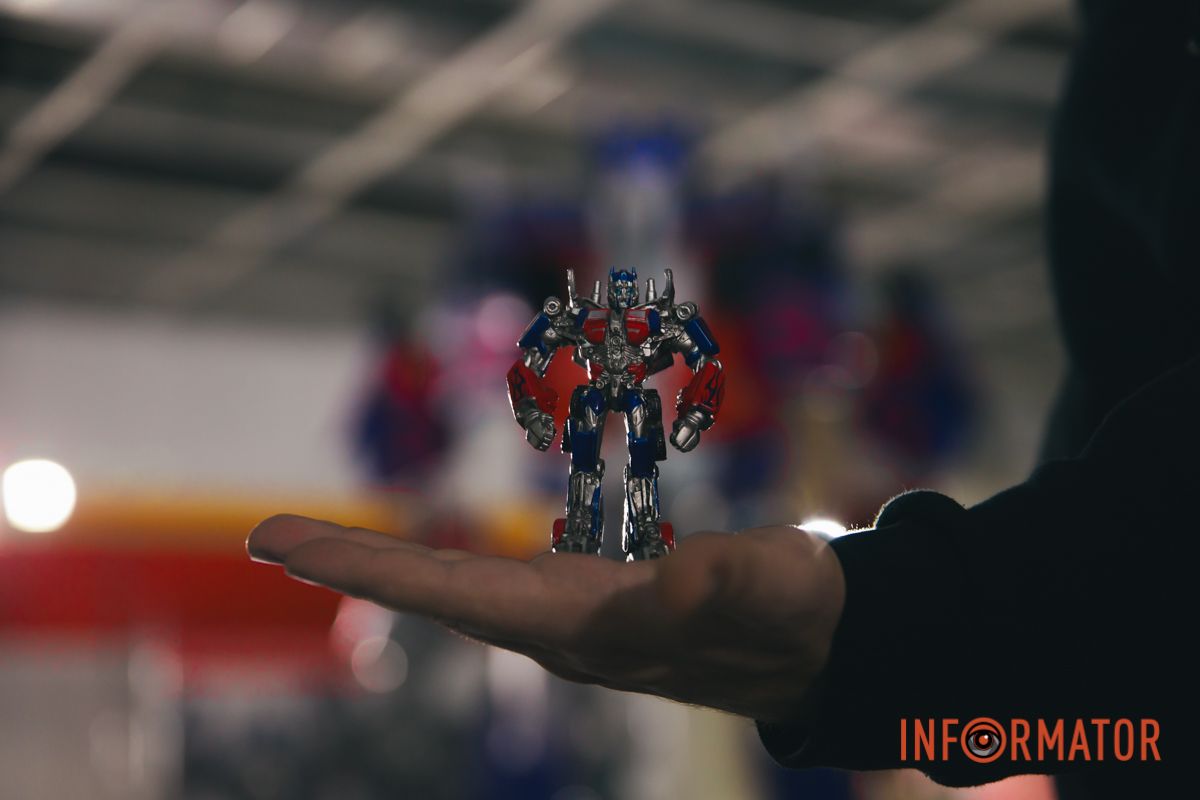 Все началось с столь маленькой фигуры Оптимуса Прайма