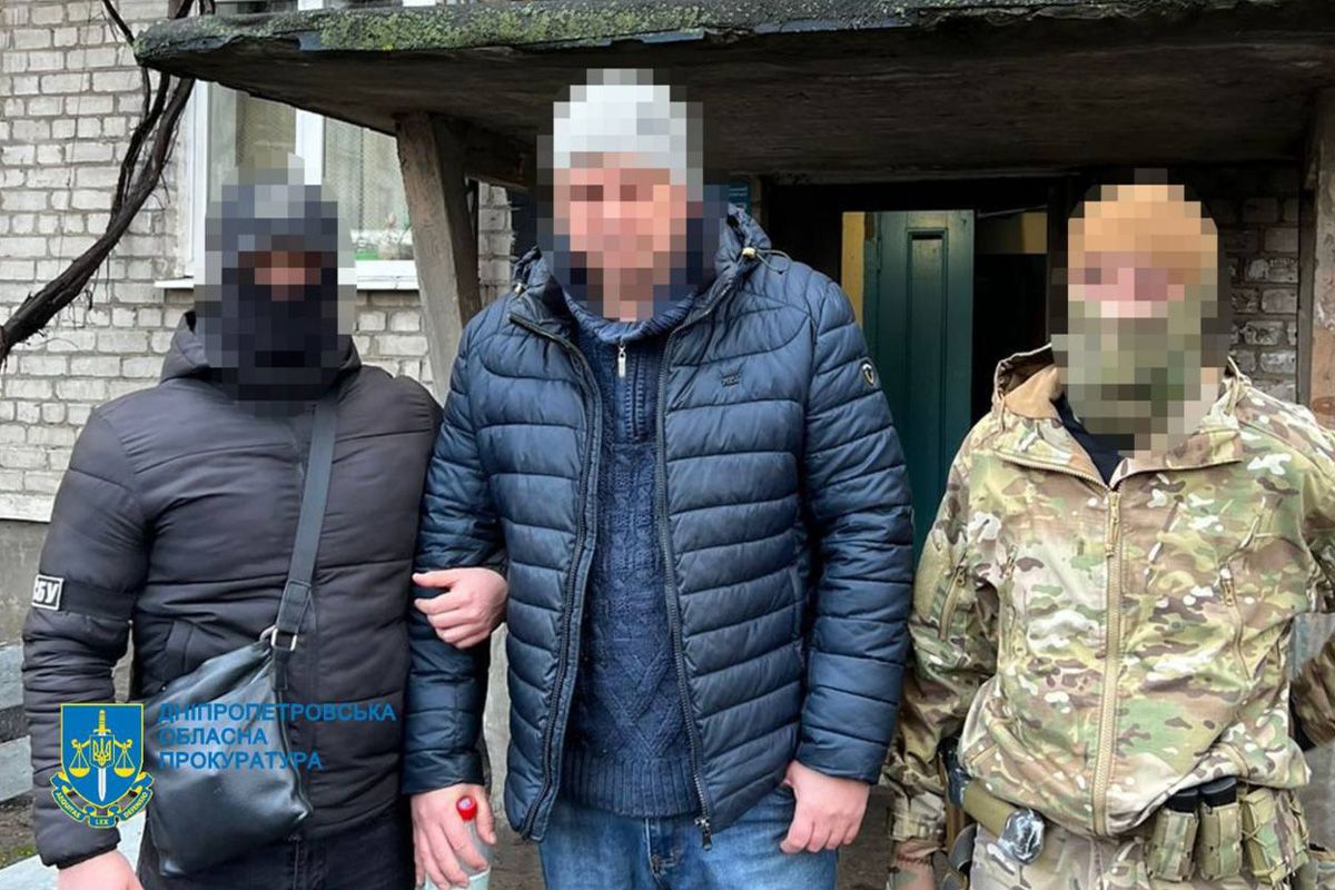 Йому 39 років