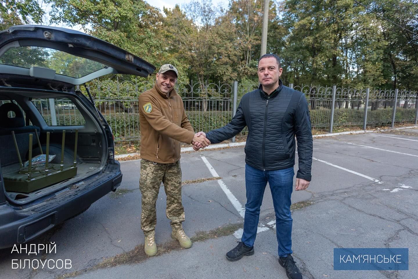 Военным отправили новый автомобиль и комплекс радиоэлектронной борьбы Военным отправили новый автомобиль и комплекс радиоэлектронной борьбы