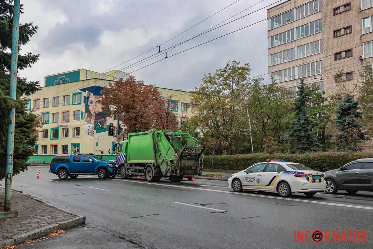 По состоянию на 14:29, были заняты две полосы По состоянию на 14:29, были заняты две полосы