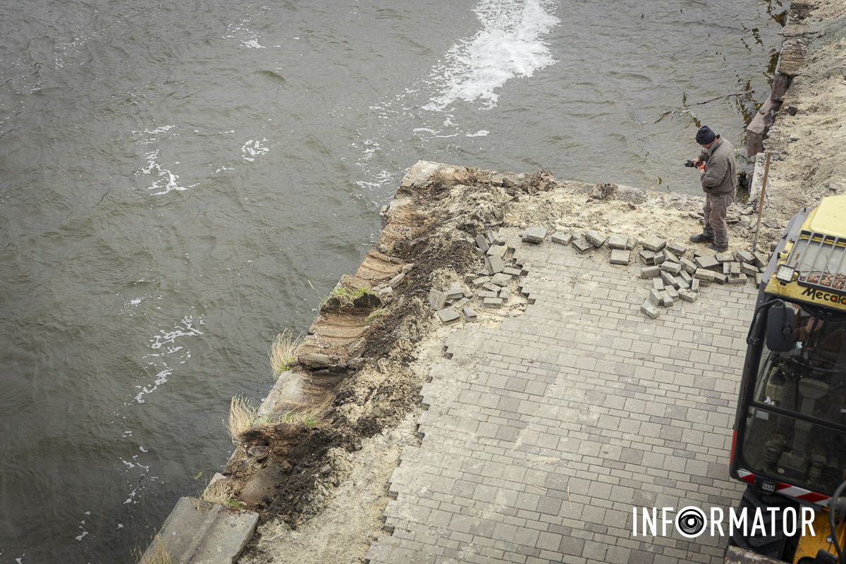 Работа кипит