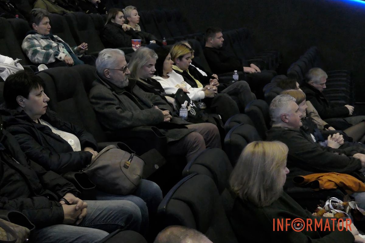 Фільм створили за ініціативи зооволонтерів та кінологів за підтримки громадської організації “Сила сердець” Фільм створили за ініціативи зооволонтерів та кінологів за підтримки громадської організації “Сила сердець”