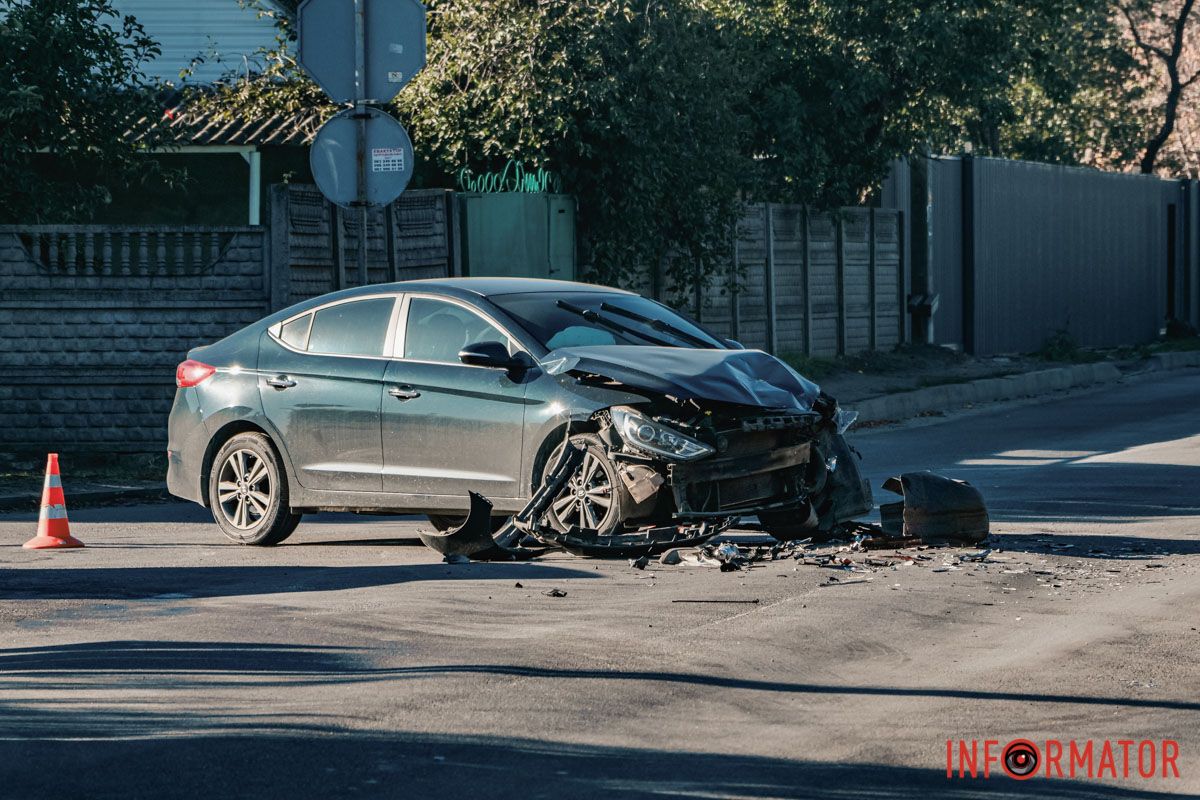 Проїзд ускладнено, але через невеликий потік авто заторів немає Проїзд ускладнено, але через невеликий потік авто заторів немає