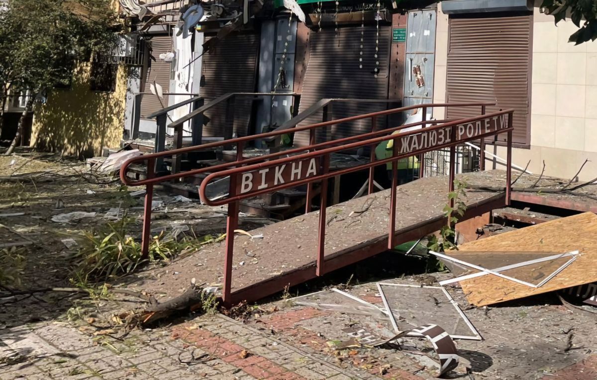 Оскольочные ранения получили 36-летний мужчина и женщины в возрасте 60 и 78 лет Оскольочные ранения получили 36-летний мужчина и женщины в возрасте 60 и 78 лет