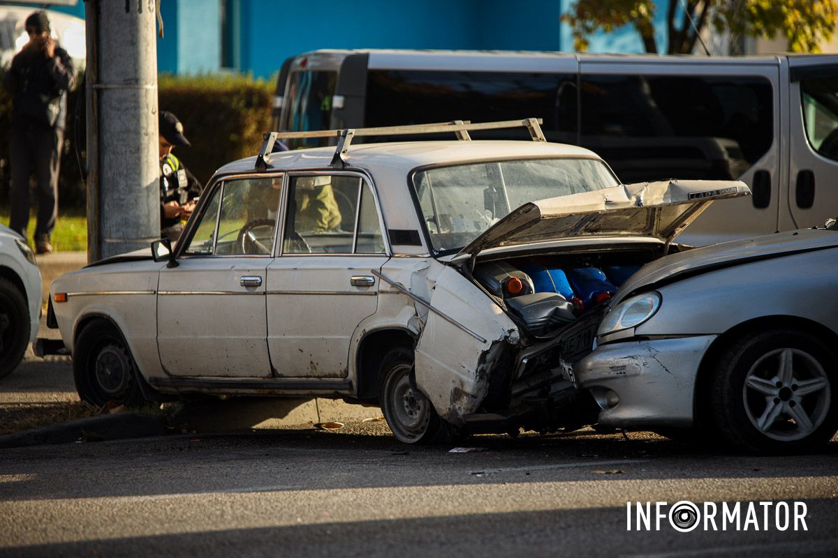 Движение по Солнечной Набережной затруднено в направлении ТЦ "Вавилон" Движение по Солнечной Набережной затруднено в направлении ТЦ "Вавилон"