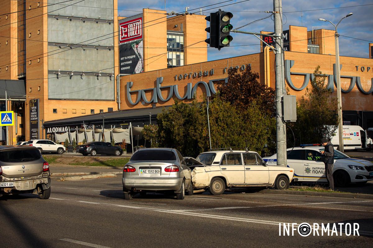 Сюда приехали правоохранители Сюда приехали правоохранители