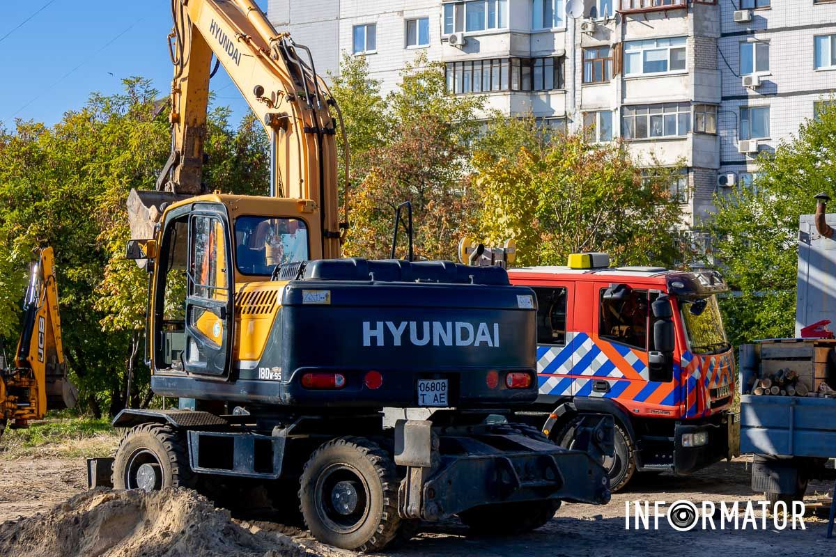Здесь раньше был коллектор, построенный в советское время с многочисленными нарушениями и дефектами. Здесь раньше был коллектор, построенный в советское время с многочисленными нарушениями и дефектами.