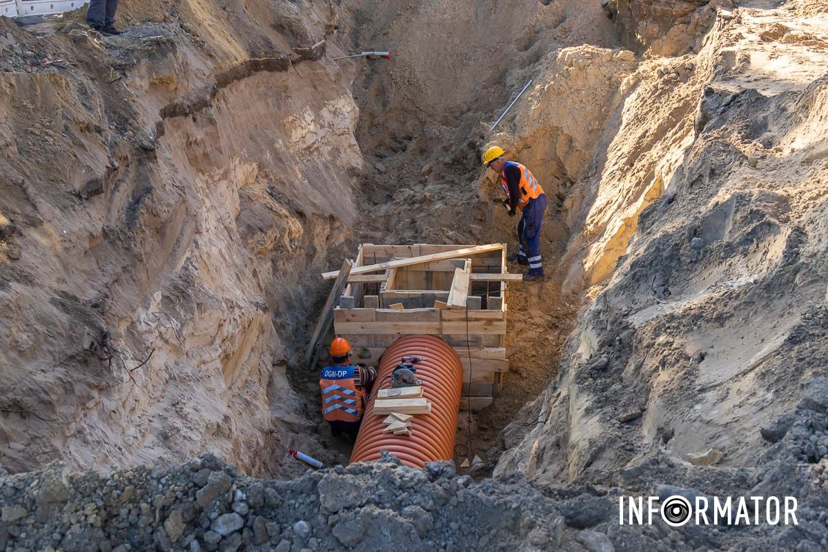 Колектор имел недостаточный диаметр для эффективного водоотведения Колектор имел недостаточный диаметр для эффективного водоотведения