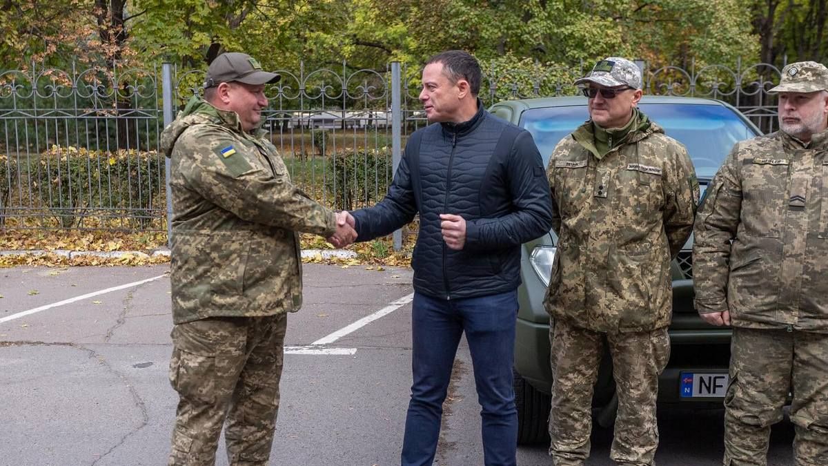 Поїде на Запорізький напрямок: батальйон ТрО Кам'янського району отримав пікап