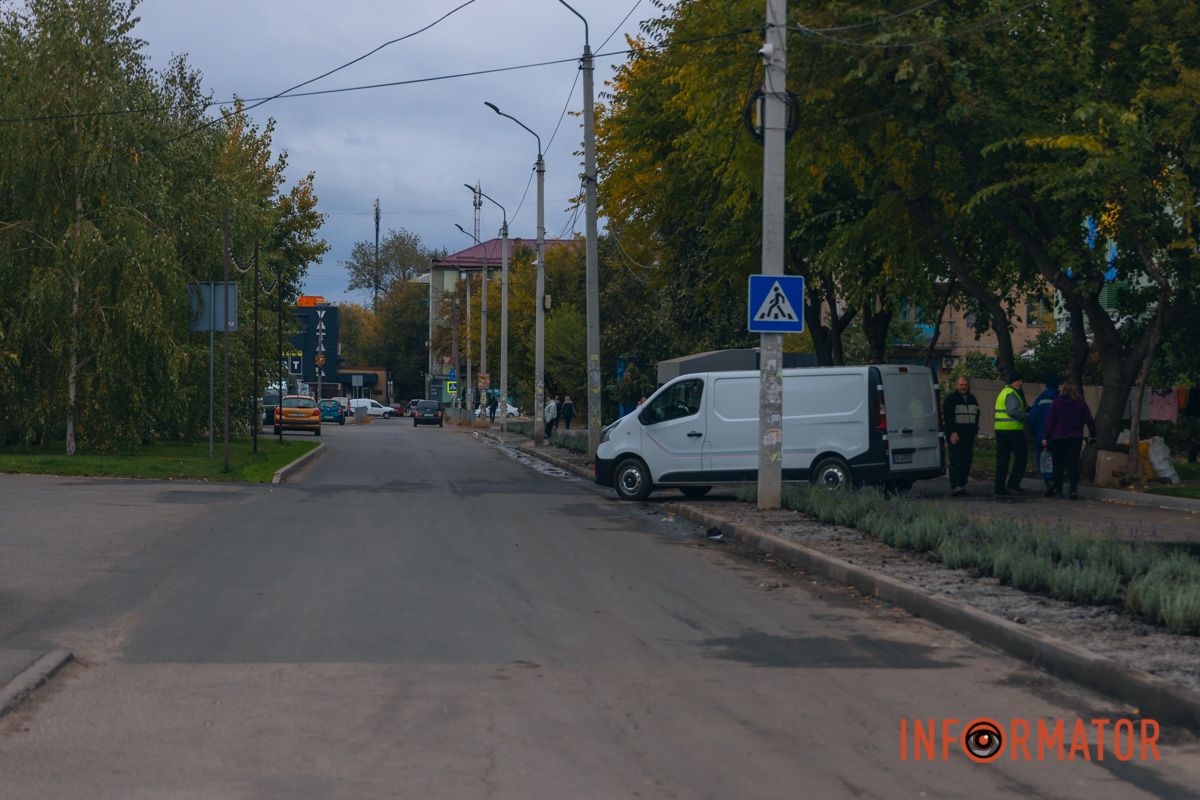 Ранкова тиша, ноги у росі.