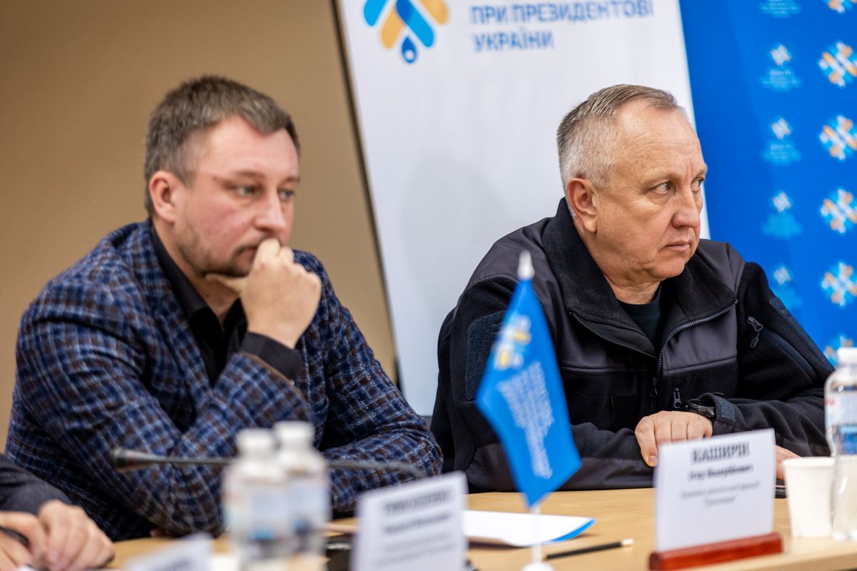 План перемоги став темою розширеного засідання президії Конгресу місцевих та регіональних влад Громади Дніпропетровщини підтримали «План перемоги» та представлять його іноземним регіонам-партнерам 4