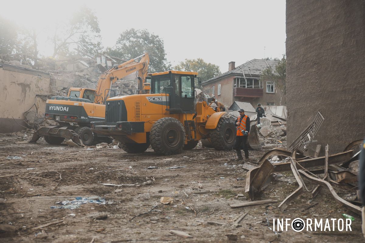 Ракетный удар по Днепру: как выглядит место прилета по жилому дому 18