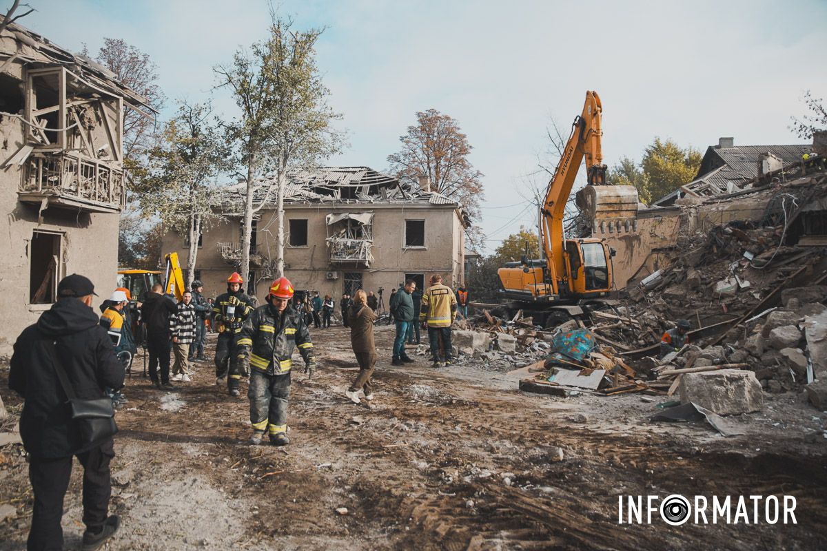 Ракетный удар по Днепру: как выглядит место прилета по жилому дому 12