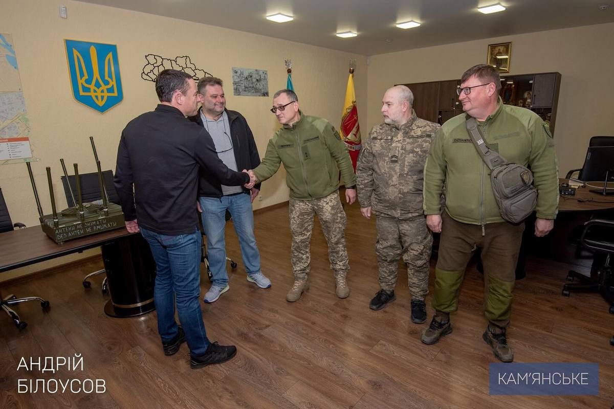 Терміновий запит: у Кам’янському Захисникам передали РЕБ-систему 3