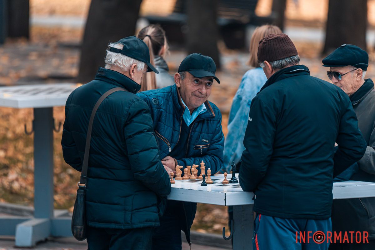 Как в Днепре выглядит парк Шевченко, покрытый золотистым одеялом осени 13