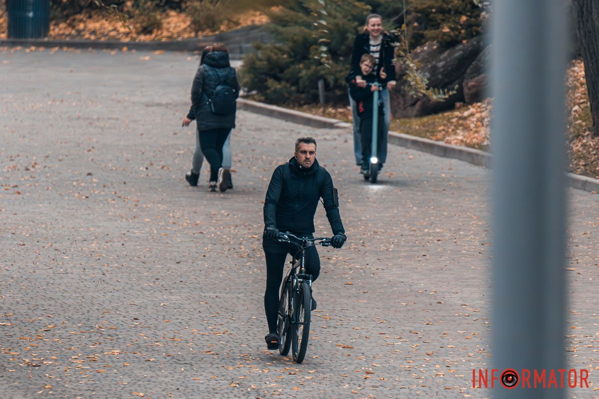 Как в Днепре выглядит парк Шевченко, покрытый золотистым одеялом осени 49