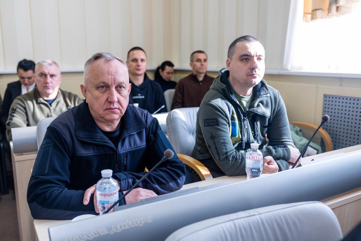 Депутаты обратились в партнерские регионы за пределами страны Поддержали "План победы" и обращение в партнерские регионы за пределами страны: на Днепропетровщине состоялась сессия областного совета 4