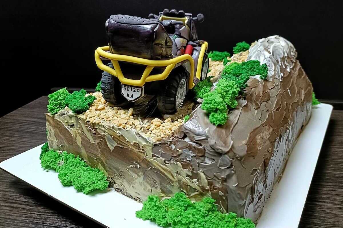 Сам транспортний засіб - це повністю ручна робота Сам транспортний засіб - це повністю ручна робота