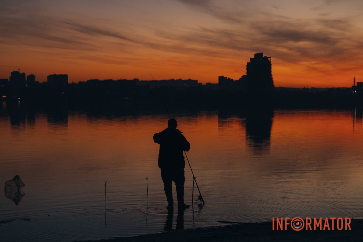 На заході так хмари червоніли,