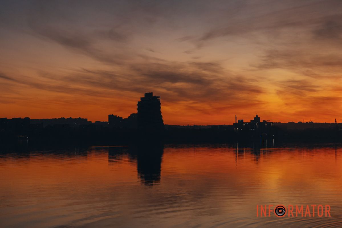 Тут хмари рвались і кудись летіли,