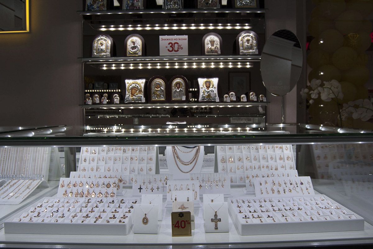 Прочитайте відгуки про ювелірний магазин на офіційному сайті та у соціальних мережах Як вибрати ювелірний магазин для покупки обручок? 2