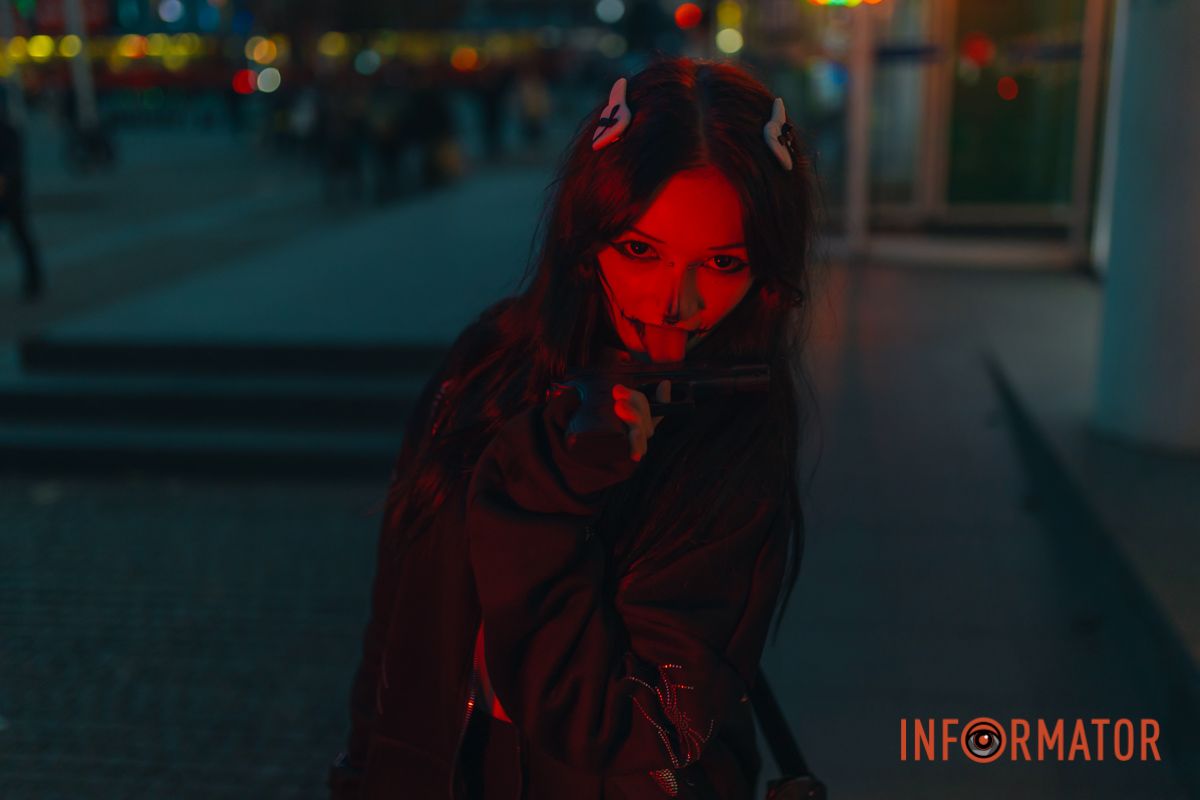 Приблизно у XVI з’явилась традиція просити солодощі 31 жовтня