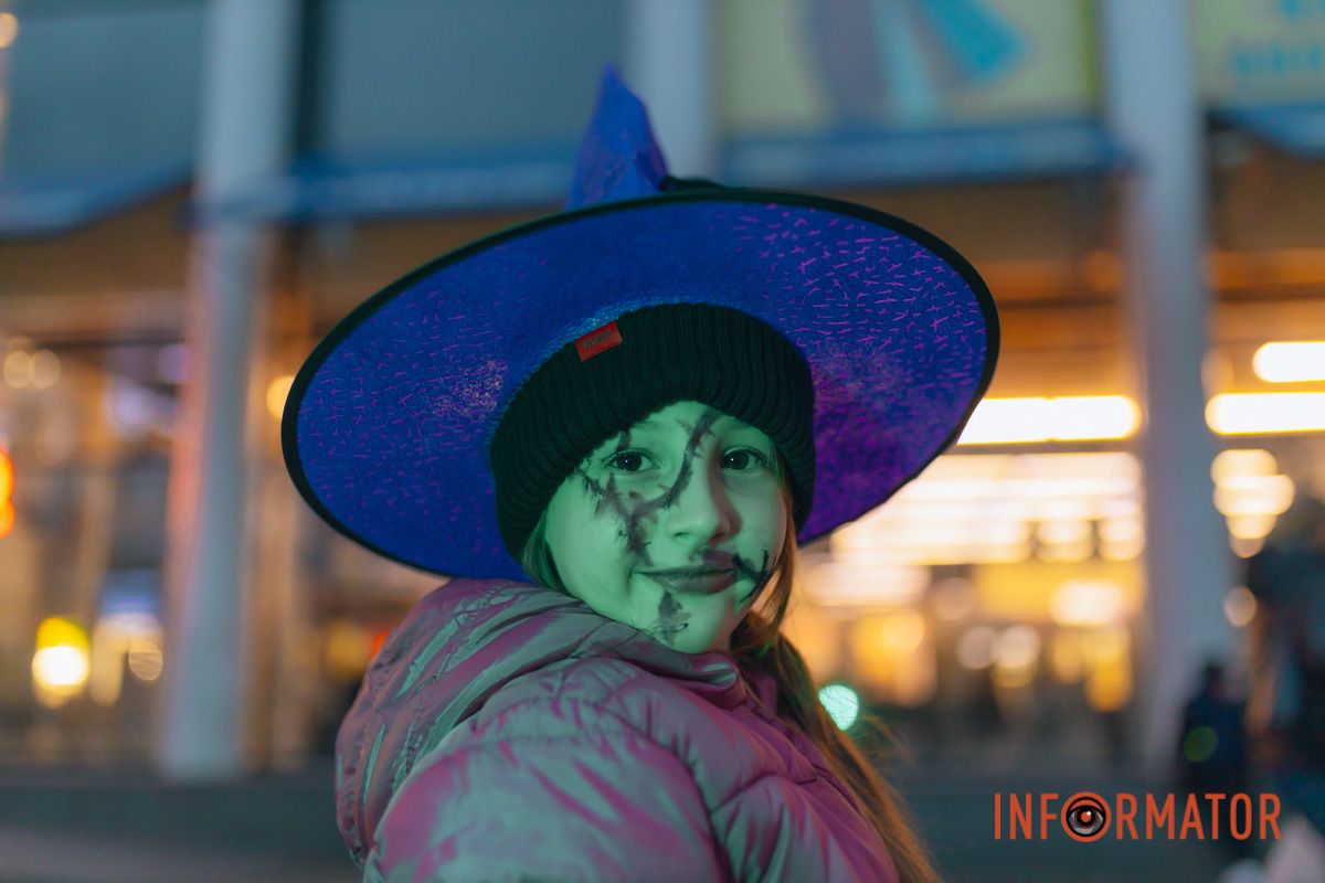 Звичай надягати костюми та носити з собою світильник Джека виник на рубежі XIX та XX сторіч