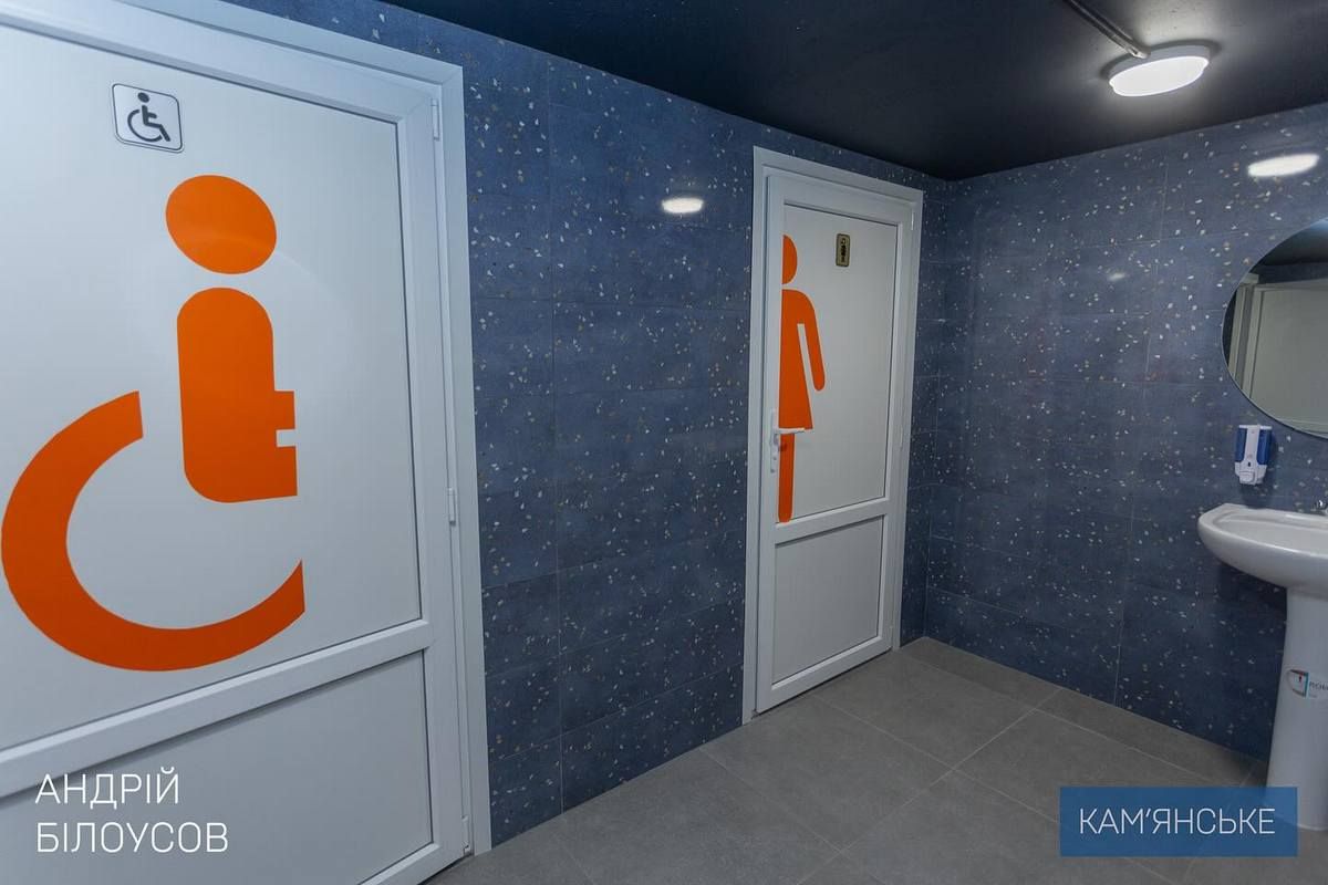 Вже завершили роботи по збільшенню міст в укриттях та ремонту сховищ у шести наших школах та садочках У Кам’янському перевірили хід будівництва та ремонту укриттів у школах 7