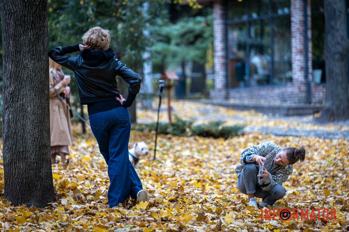 Мистецтво потребує часу Останні теплі дні: у парк Шевченко у Дніпрі завітала «золота осінь» 3