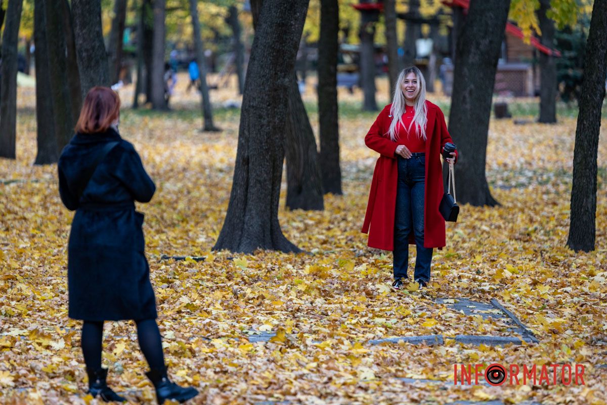 Фото: Дмитро Дворський Останні теплі дні: у парк Шевченко у Дніпрі завітала «золота осінь» 9