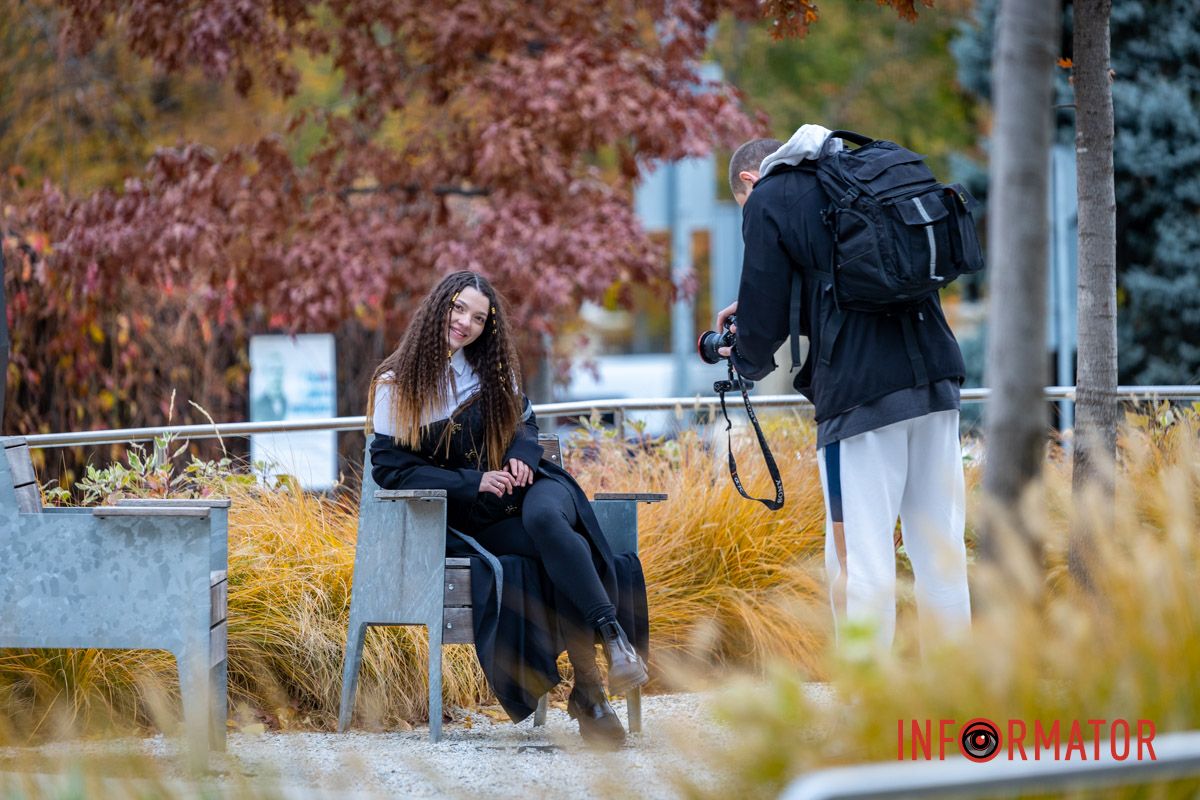 І тут і там Останні теплі дні: у парк Шевченко у Дніпрі завітала «золота осінь» 34