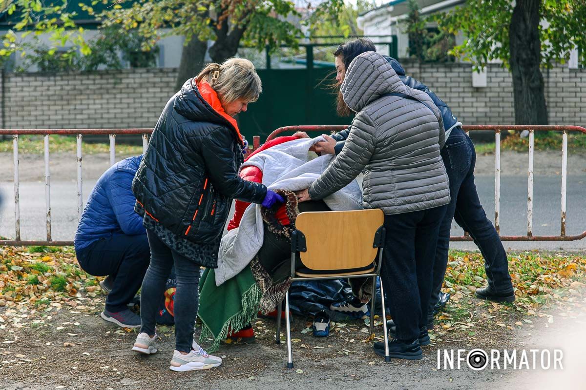 Попередньо, водій був тверезим У Дніпрі на Симиренківській 23-річний водій Ford збив школярів на переході: одна дитина загинула, інша — в лікарні 9
