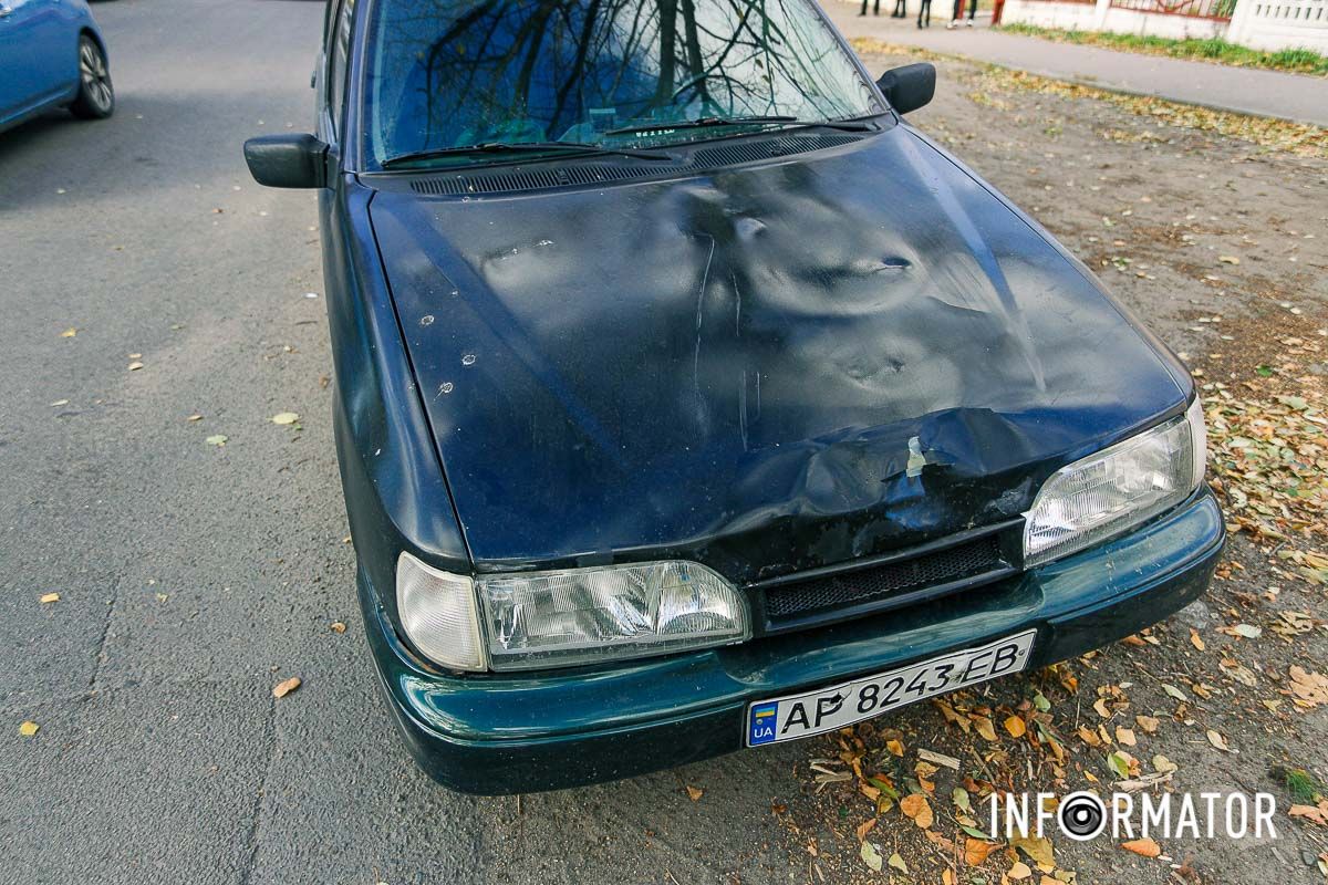 ДТП трапилась навпроти гімназії №68 У Дніпрі на Симиренківській 23-річний водій Ford збив школярів на переході: одна дитина загинула, інша — в лікарні 3