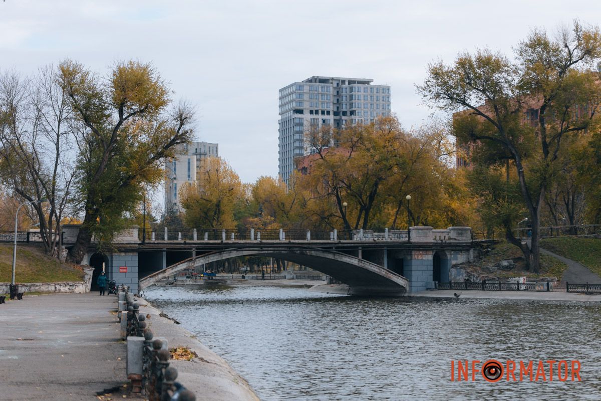 Качки, голуби та опале листя: як парк Глоби у Дніпрі зустрічає листопад 32
