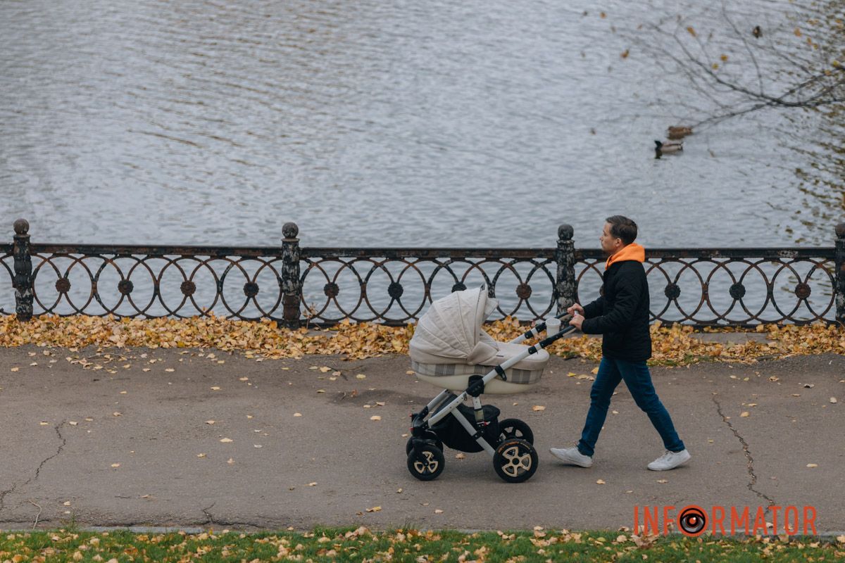 Качки, голуби та опале листя: як парк Глоби у Дніпрі зустрічає листопад 53