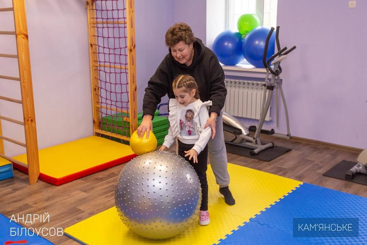 У кожному ІРЦ працює команда фахівців — практичний психолог, логопед, дефектолог і реабілітолог Мер Кам’янського перевірив роботу інклюзивно-ресурсних центрів міста 6