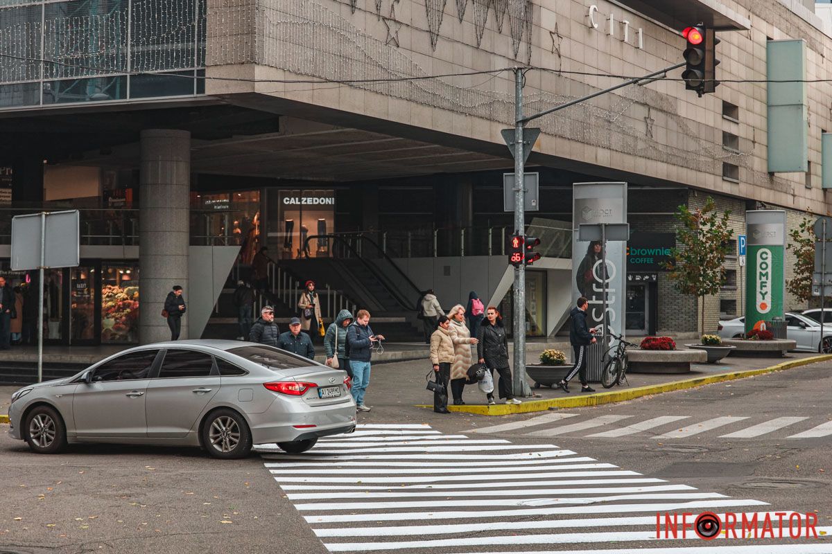 Як у Токіо: у Дніпрі біля "МОСТ-Сіті" з'явився перший в місті діагональний пішохідний перехід 4