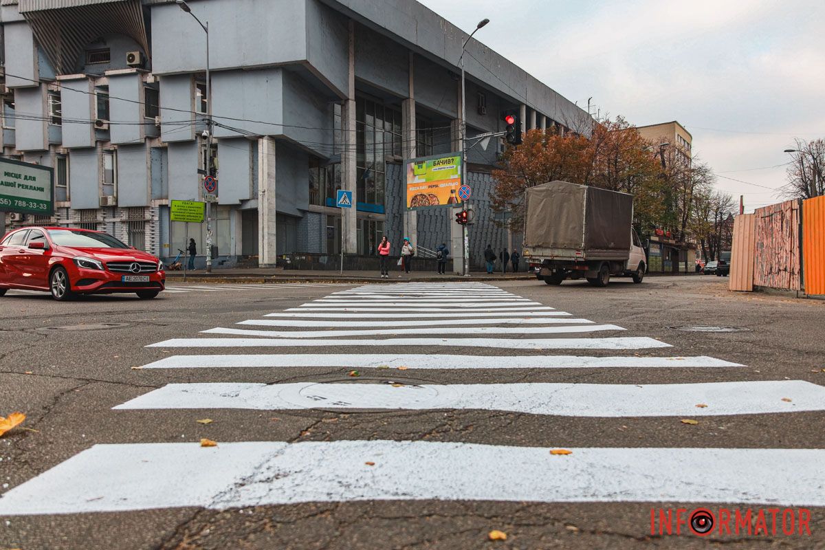 Як у Токіо: у Дніпрі біля "МОСТ-Сіті" з'явився перший в місті діагональний пішохідний перехід 7