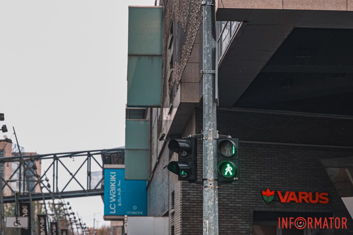 Як у Токіо: у Дніпрі біля "МОСТ-Сіті" з'явився перший в місті діагональний пішохідний перехід 10