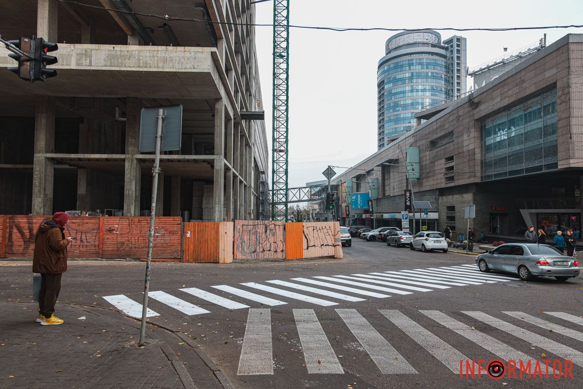 Як у Токіо: у Дніпрі біля "МОСТ-Сіті" з'явився перший в місті діагональний пішохідний перехід 12