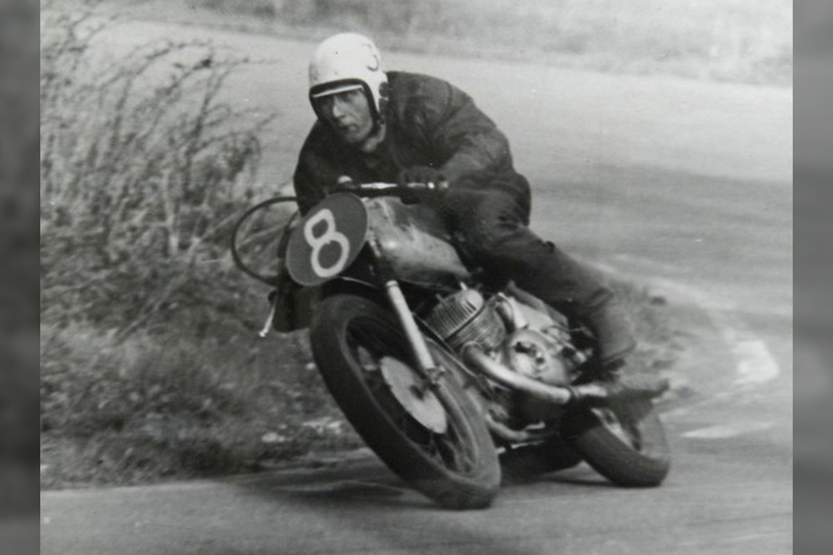 Леонид Нестерович всю молодость отдал гонкам на мотоциклах Леонид Нестерович всю молодость отдал гонкам на мотоциклах
