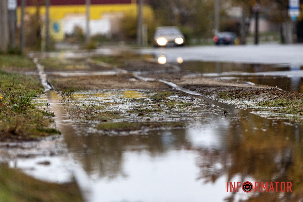 Станом на 14:00, на місці немає відповідних служб
