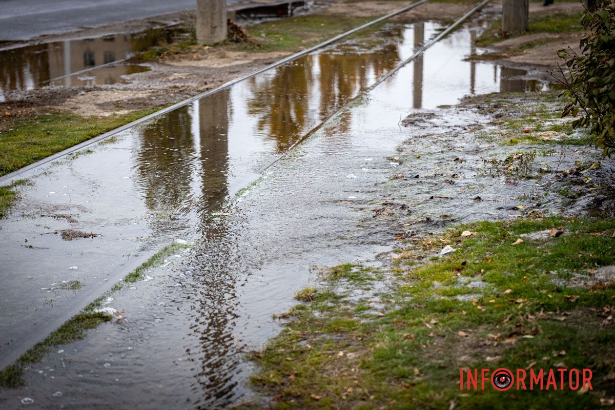 Порив ускладнює прохід пішоходам
