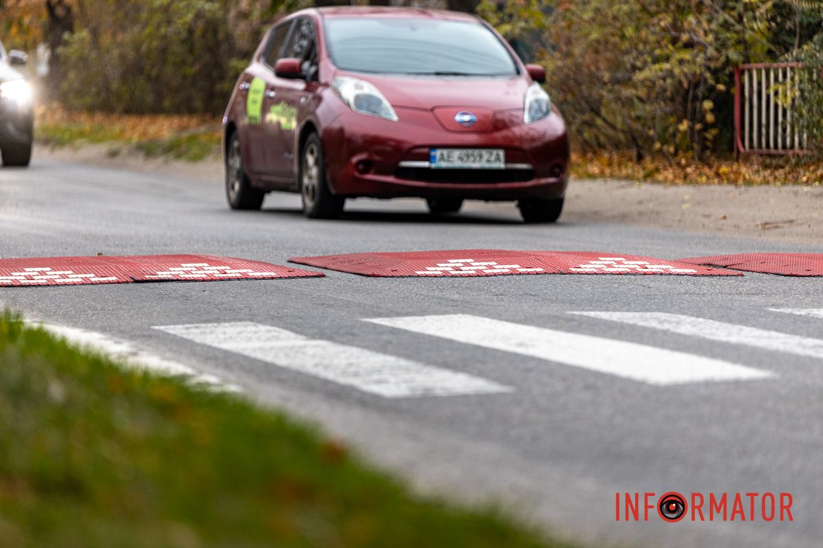 У Дніпрі на місці смертельної аварії на Симиренківській з'явилися обмежувачі швидкості: наскільки це ефективно 23