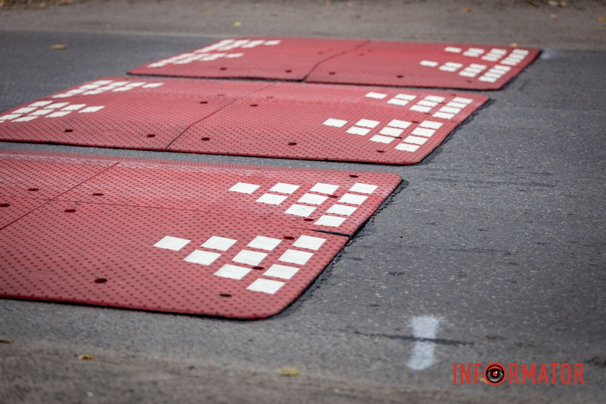 У Дніпрі на місці смертельної аварії на Симиренківській з'явилися обмежувачі швидкості: наскільки це ефективно 21