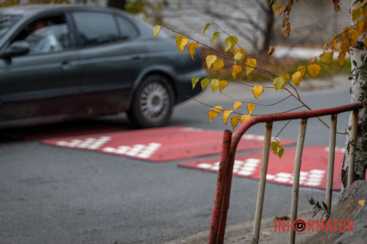 У Дніпрі на місці смертельної аварії на Симиренківській з'явилися обмежувачі швидкості: наскільки це ефективно 12