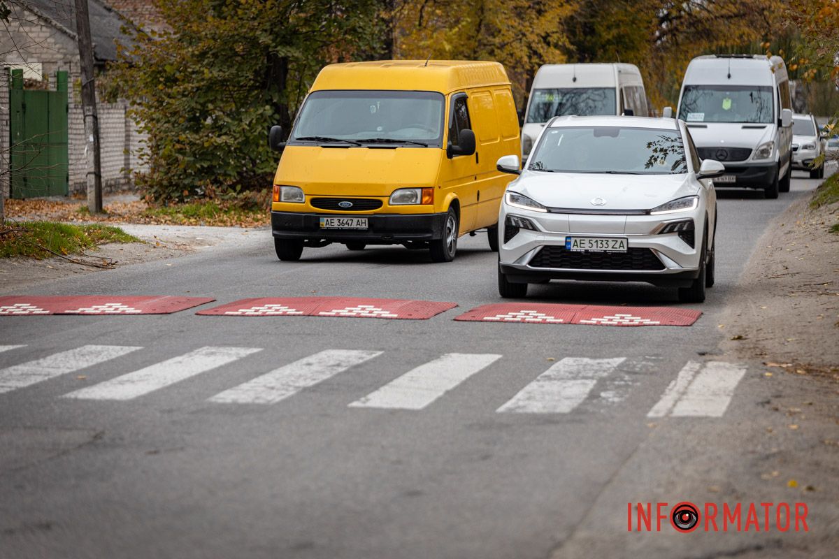 У Дніпрі на місці смертельної аварії на Симиренківській з'явилися обмежувачі швидкості: наскільки це ефективно 10
