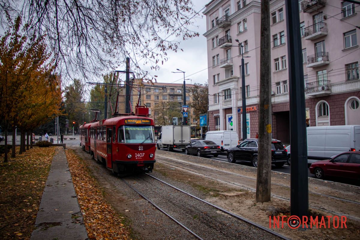 Новий стовп повністю затулив світлофор. Новий стовп повністю затулив світлофор.