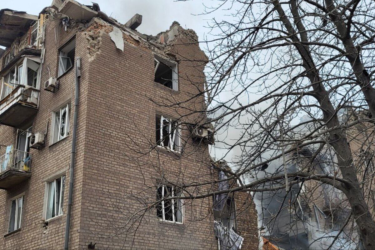 Від ракетного удару 11 листопада у Кривому Розі постраждали вже 11 людей, двоє з яких – діти Від ракетного удару 11 листопада у Кривому Розі постраждали вже 11 людей, двоє з яких – діти