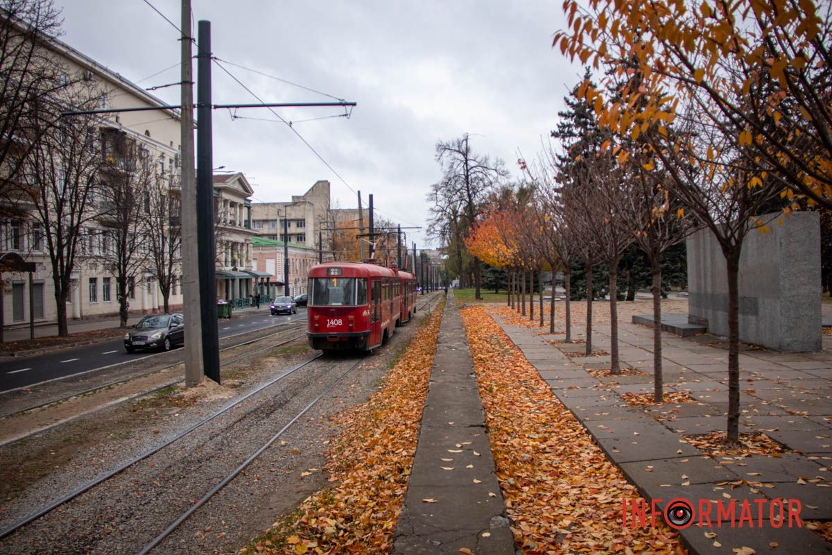 Новые трамвайные платформы и зонированные тротуары: ремонт Соборной площади в Днепре на завершающем этапе 5